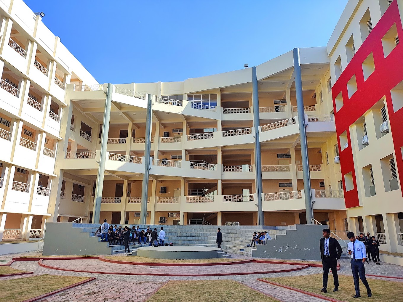 𝐃𝐫. 𝐒𝐡𝐲𝐚𝐦𝐚 𝐏𝐫𝐚𝐬𝐚𝐝 𝐌𝐮𝐤𝐡𝐞𝐫𝐣𝐞𝐞 𝐔𝐧𝐢𝐯𝐞𝐫𝐬𝐢𝐭𝐲, 𝐑𝐚𝐧𝐜𝐡𝐢